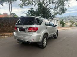 TOYOTA - HILUX SW4 - 2008/2008 - Prata - Sob Consulta