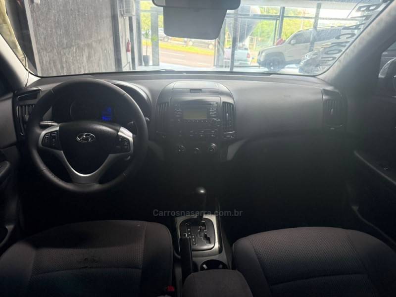 HYUNDAI - I30 CW - 2010/2011 - Prata - Sob Consulta