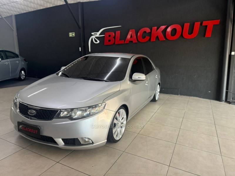 KIA MOTORS - CERATO - 2011/2011 - Prata - Sob Consulta