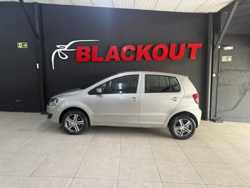 VOLKSWAGEN - FOX - 2011/2011 - Dourada - Sob Consulta
