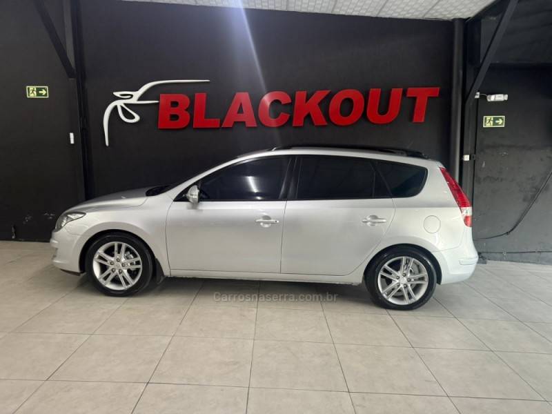 HYUNDAI - I30 CW - 2010/2011 - Prata - Sob Consulta