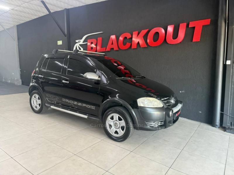 VOLKSWAGEN - CROSSFOX - 2008/2008 - Preta - Sob Consulta