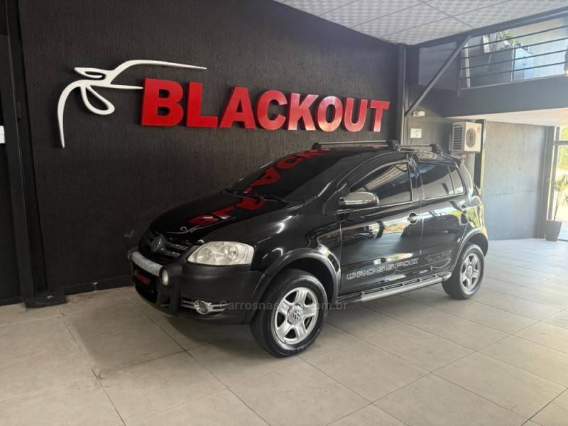 VOLKSWAGEN - CROSSFOX - 2008/2008 - Preta - Sob Consulta