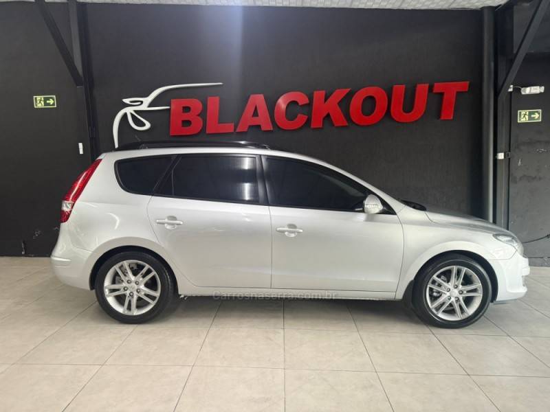 HYUNDAI - I30 CW - 2010/2011 - Prata - Sob Consulta
