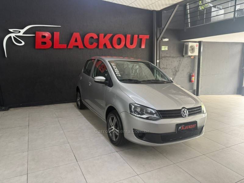 VOLKSWAGEN - FOX - 2011/2011 - Dourada - Sob Consulta