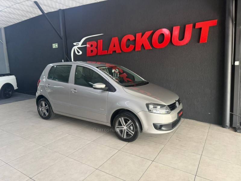 VOLKSWAGEN - FOX - 2011/2011 - Dourada - Sob Consulta
