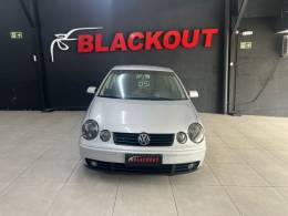 VOLKSWAGEN - POLO SEDAN - 2005/2005 - Prata - Sob Consulta