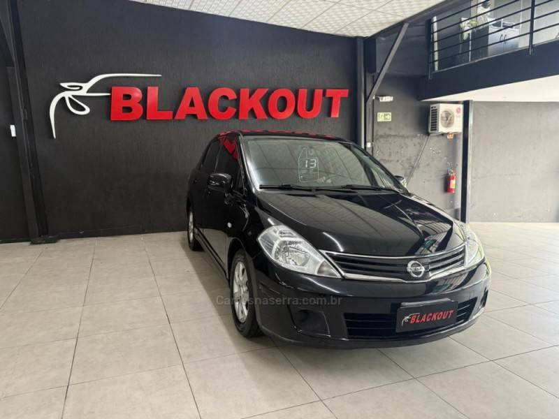 NISSAN - TIIDA - 2013/2012 - Preta - Sob Consulta