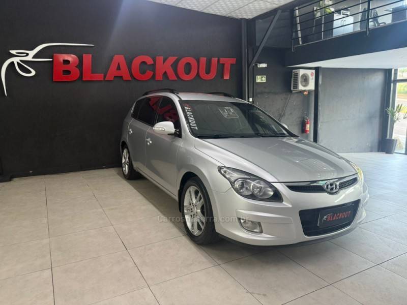 HYUNDAI - I30 CW - 2010/2011 - Prata - Sob Consulta